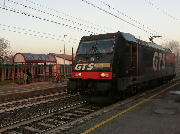 E483 058 Felicia di GTS-Rail